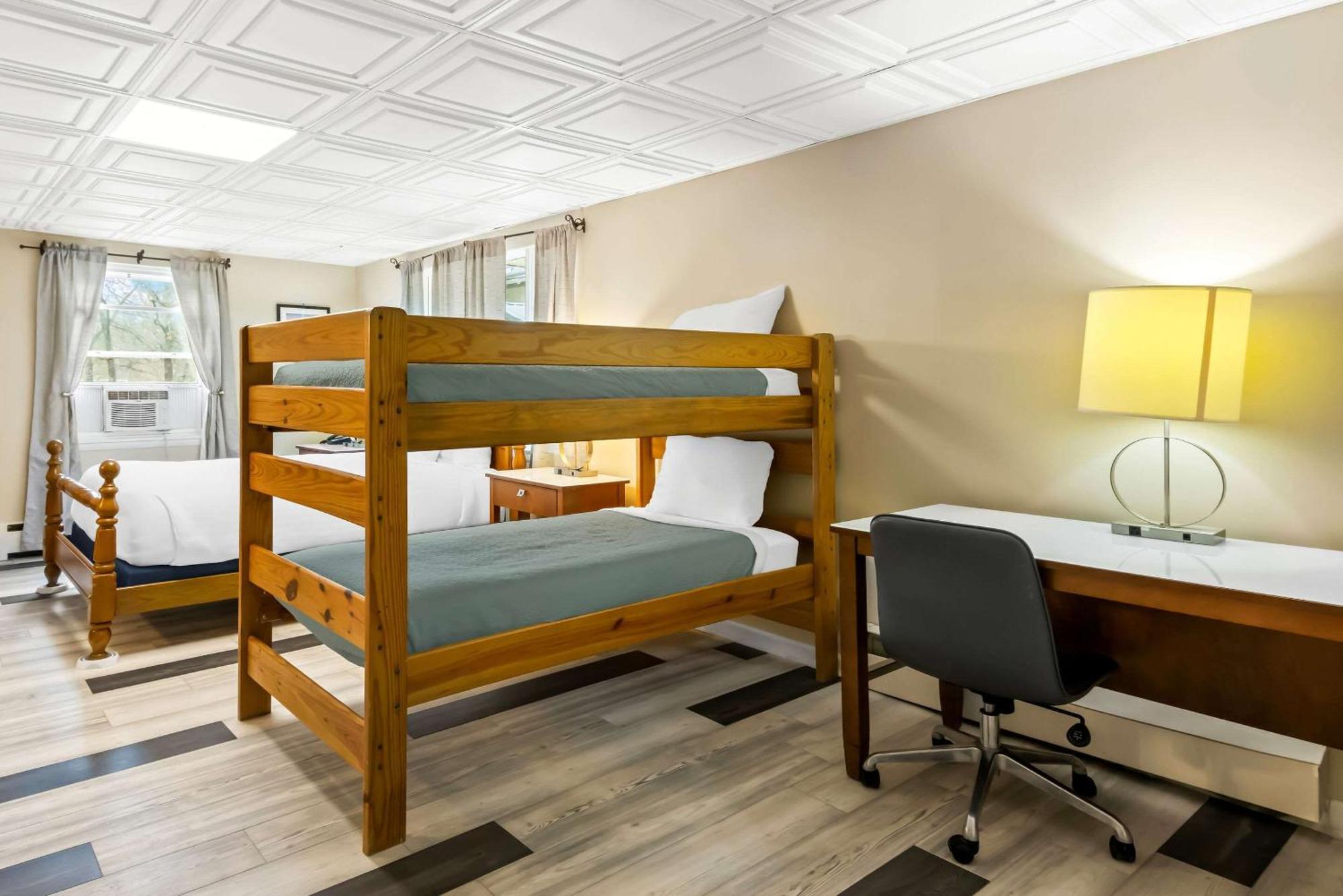 Rodeway Inn Formerly Camp Inn Lodge Oscoda Esterno foto